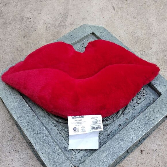 NEW Room Essentials Valentine's Day Lip Toss Plush Pillow Red 10" x 17" - Picture 3 of 7